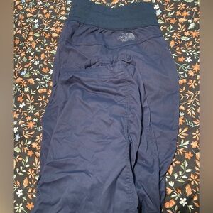 Women’s North Face capris